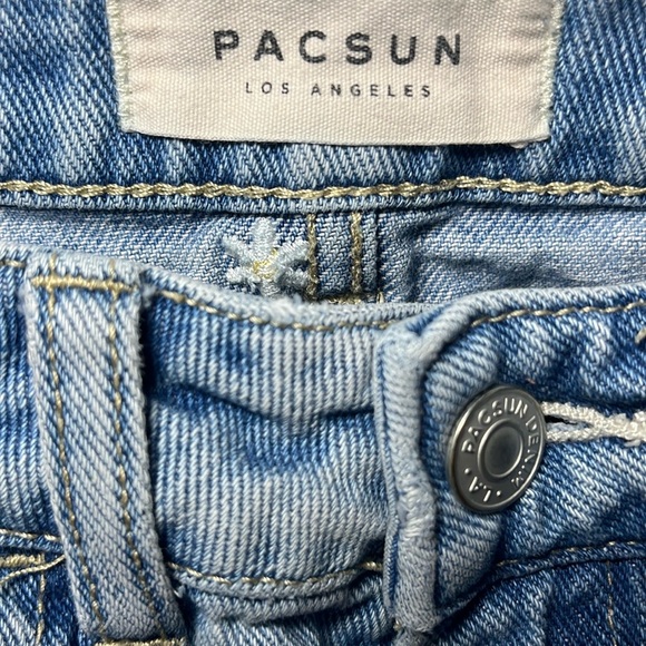 PacSun denim jean mom shorts with embroidered daisy detailing - Picture 3 of 8